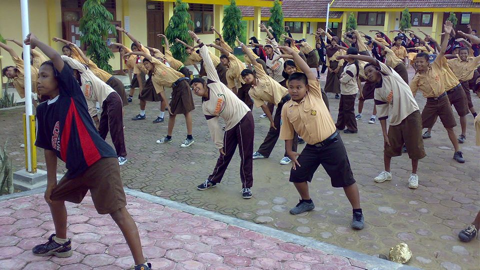 Siswa/i Sekolah Dasar di Tuban, Jawa Timur yang melakukan gerakan Senam Kesegaran Jasmani (SKJ). Copyright: © smpn3montong